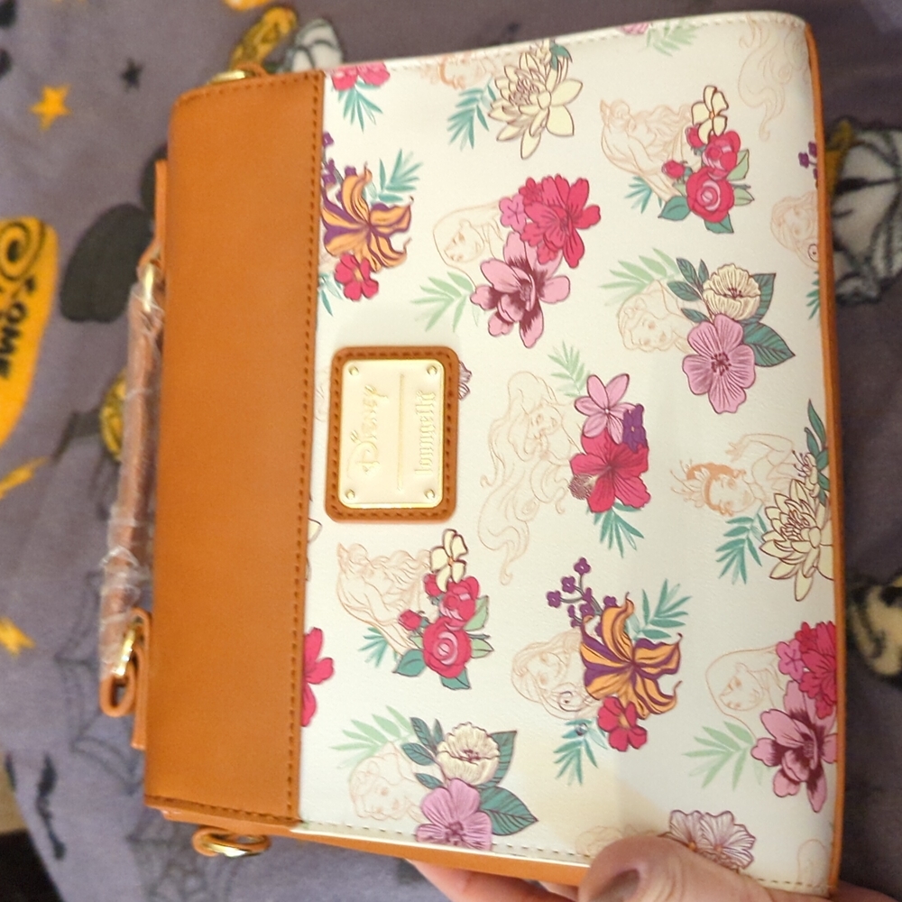 Loungefly Disney princess crossbody - Picture 2 of 2